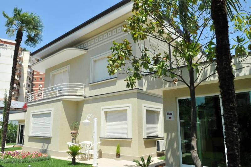 Hotel Sokrat Tirana Exterior photo